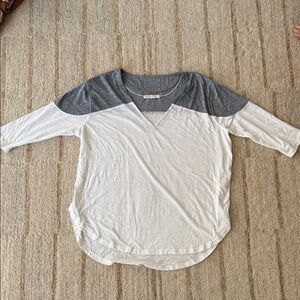 Free People Grey & White V-Neck Top T Shirt